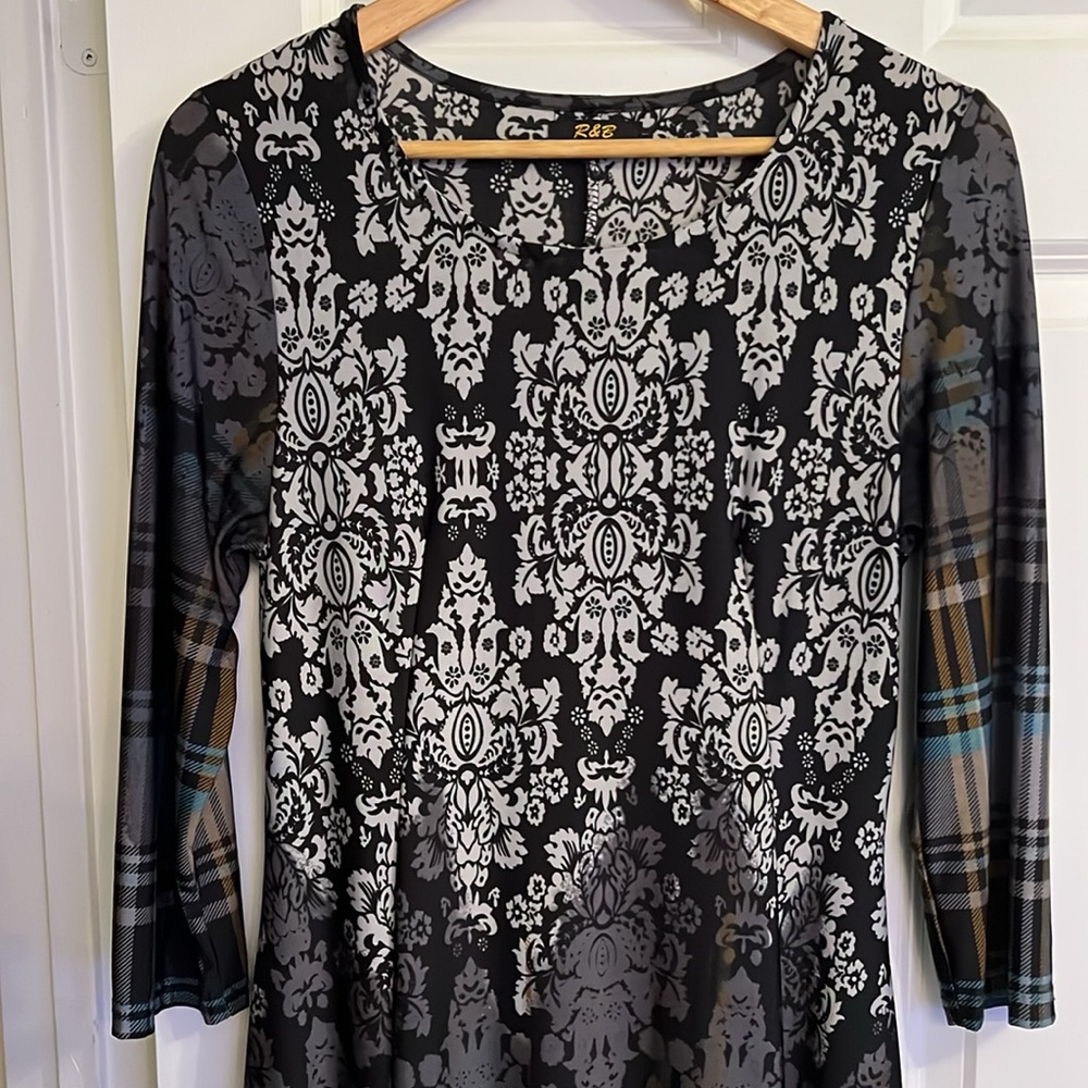 Patterned Handkerchief Dress - Picture 2 of 15